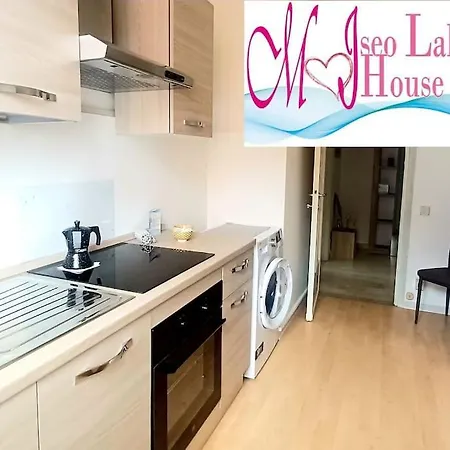 Ubuntu - Downtown - X7 بريشا