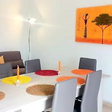 Ubuntu - Downtown - X7 * بريشا